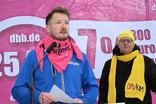 (v.l.) Nils Gäbel, Vorsitzender der dbb Landesjugend sachsen-anhalt und Regionalvorsitzender der DPVKOM Andreas Kögler