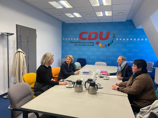 dbb frauen sachsen anhalt mit politischen Gesprächen dieser Wahlperiode gestartet.
